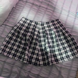 Plaid skirt, size L, color black white gray